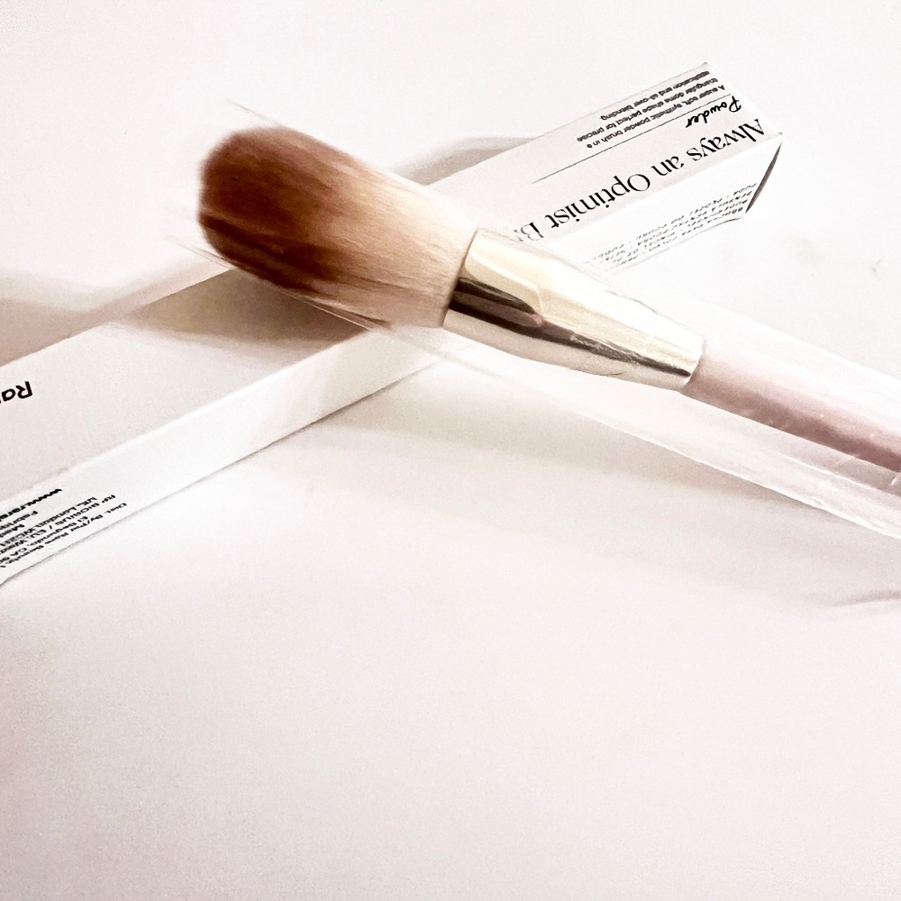 NWT Rare Beauty by Selena Gomez Always An Optimist Powder Brush